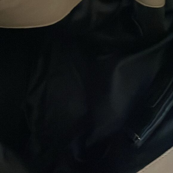 YSL -Yves Saint Laurent Roady Hobo Leather Shoulder Bag - Picture 5 of 9